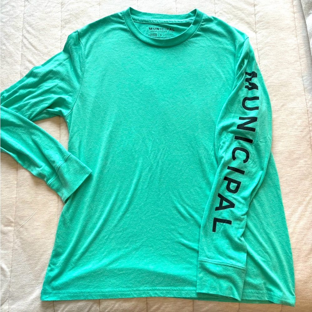 Municipal by Mark Wahlberg size Large mint green long sleeve tee.